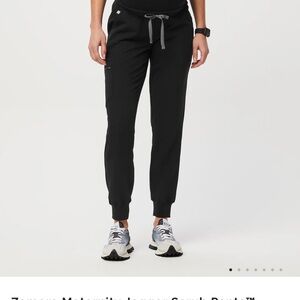 Figs Zamora Maternity Jogger Scrub Pants in BLACK